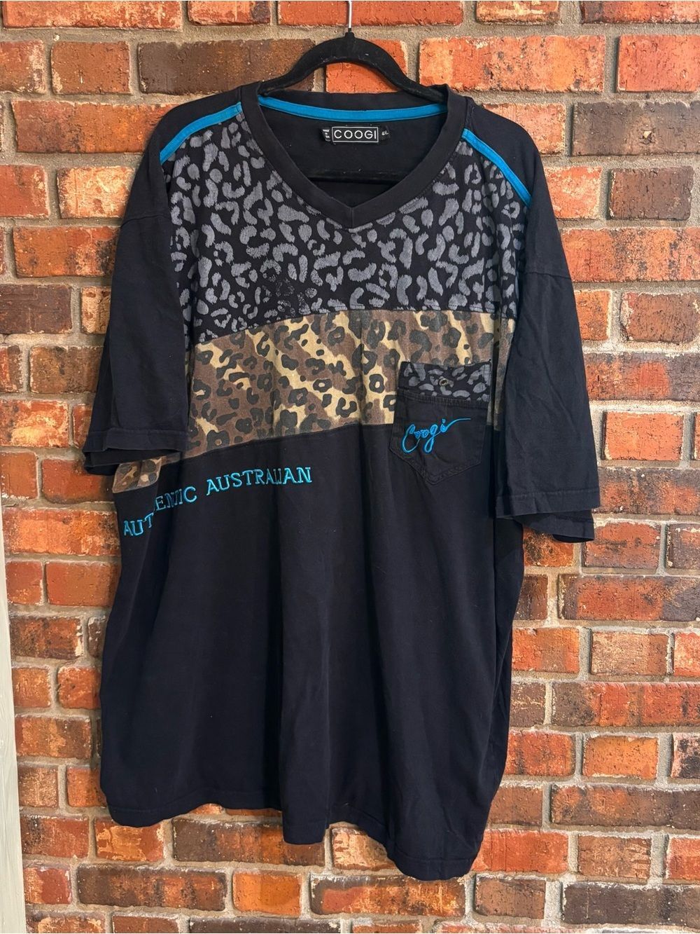 Vintage Coogi Australia mens v neck leopard animal print tee black 2XL
